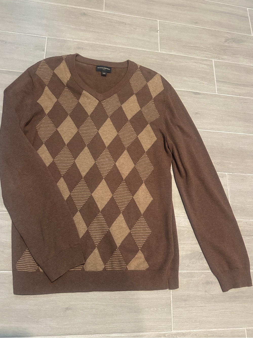 Banana Republic Men's Brown Argyle V-Neck Sweater